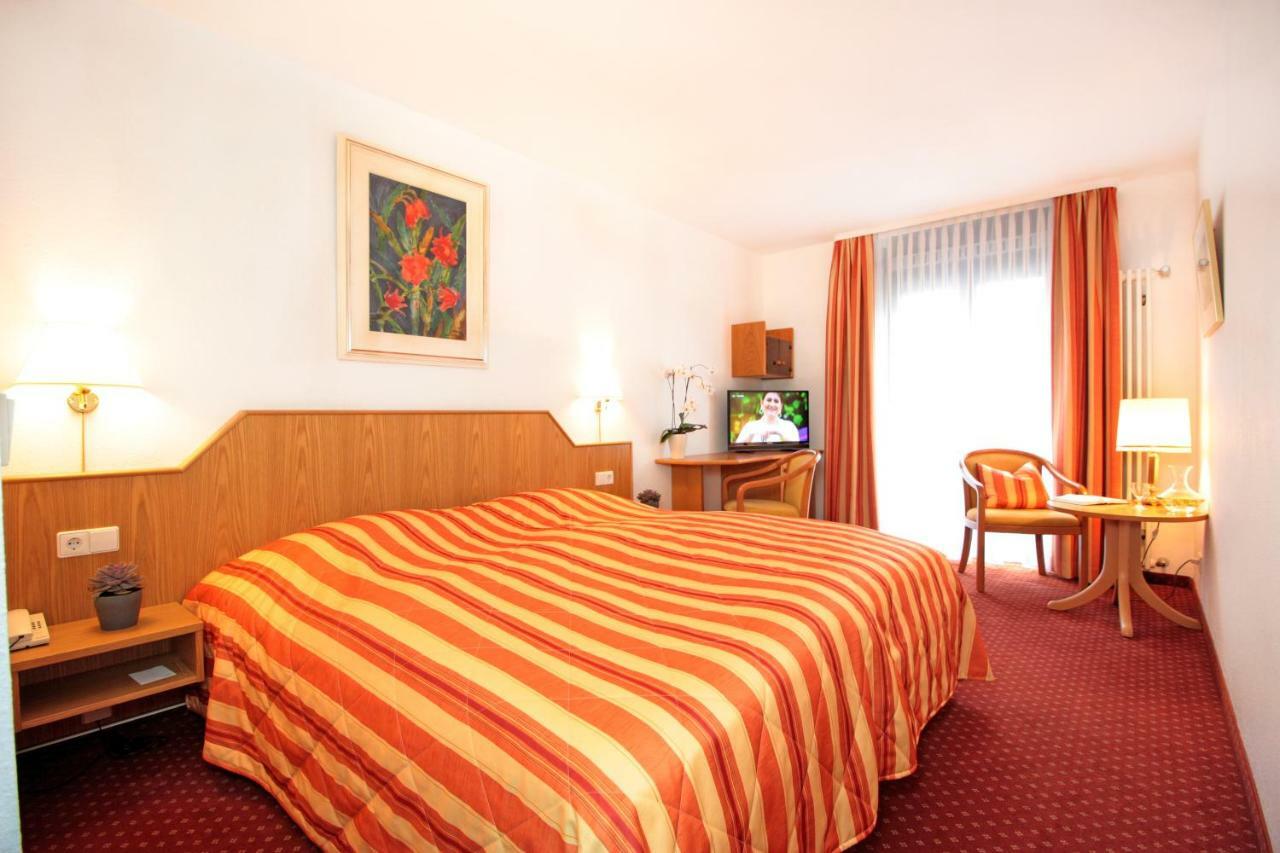 Hotel Schiff Am See Konstanz Exterior photo